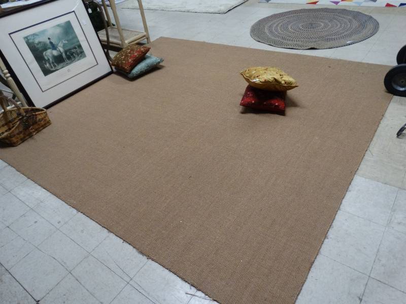 lot 7600 image: Large area rug