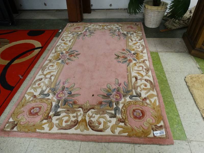 lot 7606 image: Nice pink rose wool area rug