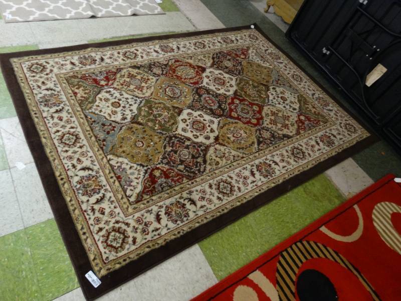 lot 7609 image: Area rug
