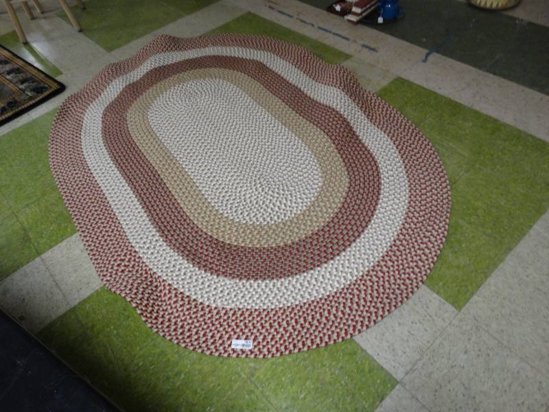 lot 7611 image: Lg oval braided area rug