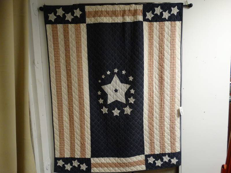 lot 7620 image: Red, White & Blue wall hanging