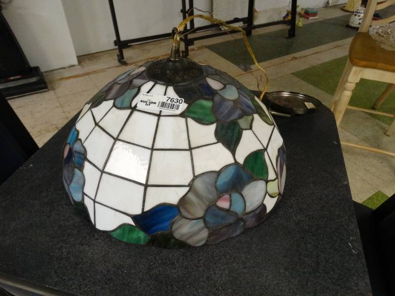 lot 7630 image: Stained glass hanging lamp