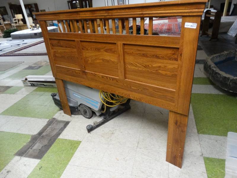 lot 7635 image: Headboard