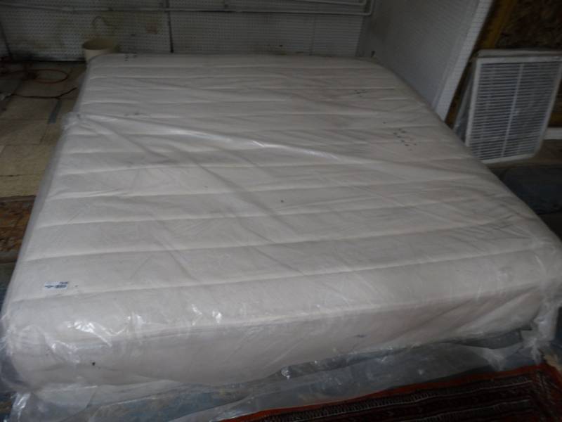 lot 7648 image: Sealy Royal Contour Island Spirit king size mattress- in plastic