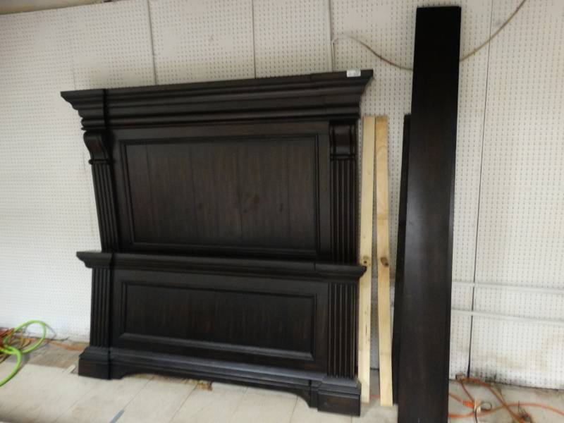 lot 7649 image: Amazing solid wood full size bed- Stunning large bed