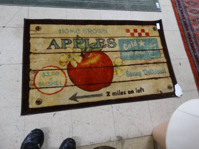 lot 7653 image: Kitchen rug