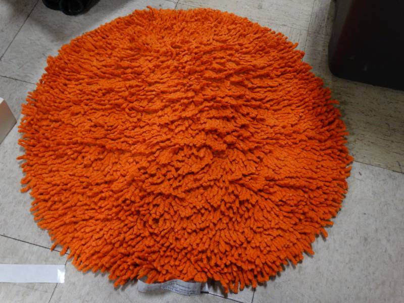lot 7669 image: New rug