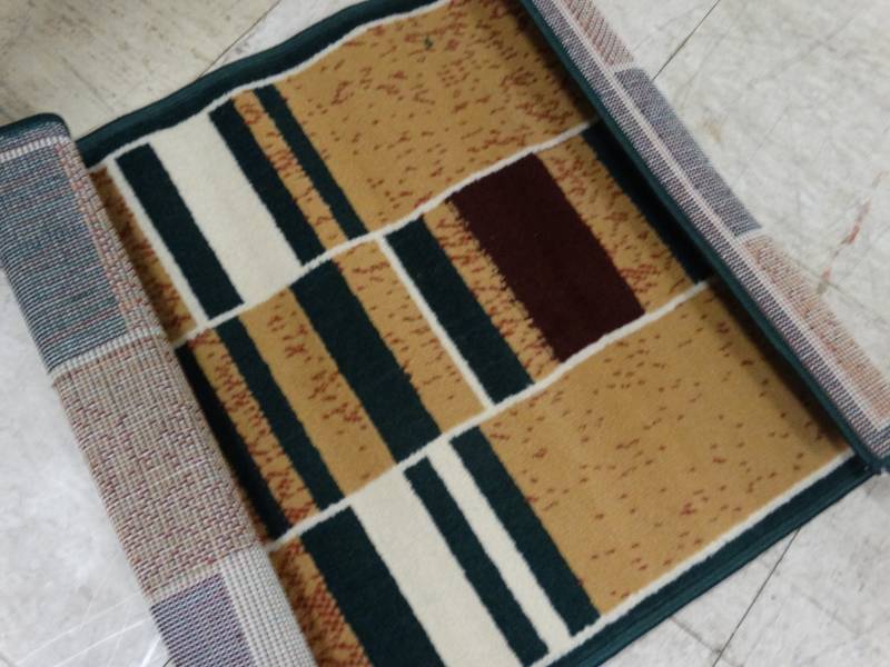 lot 7674 image: New rug
