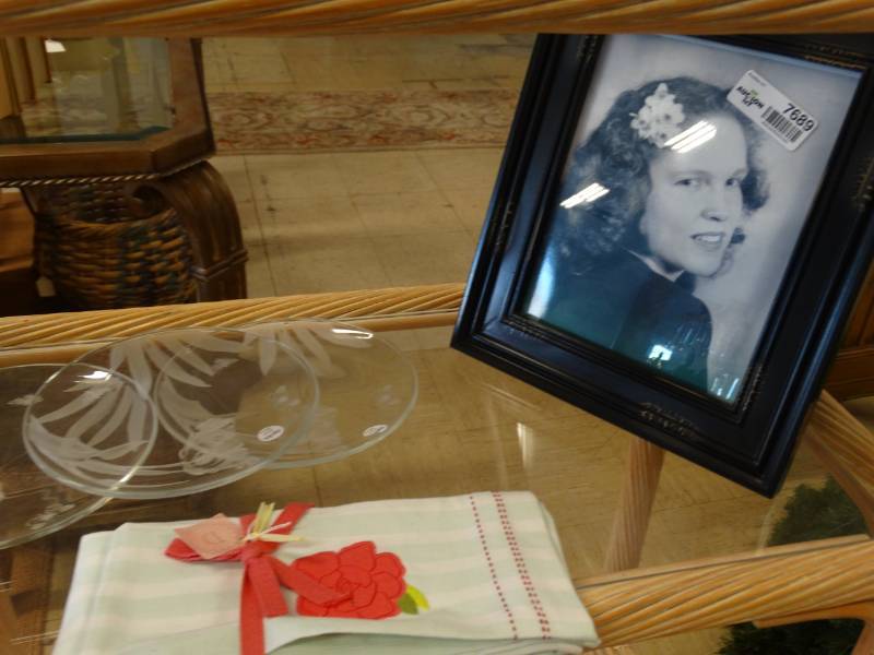lot 7689 image: Love of home decor
