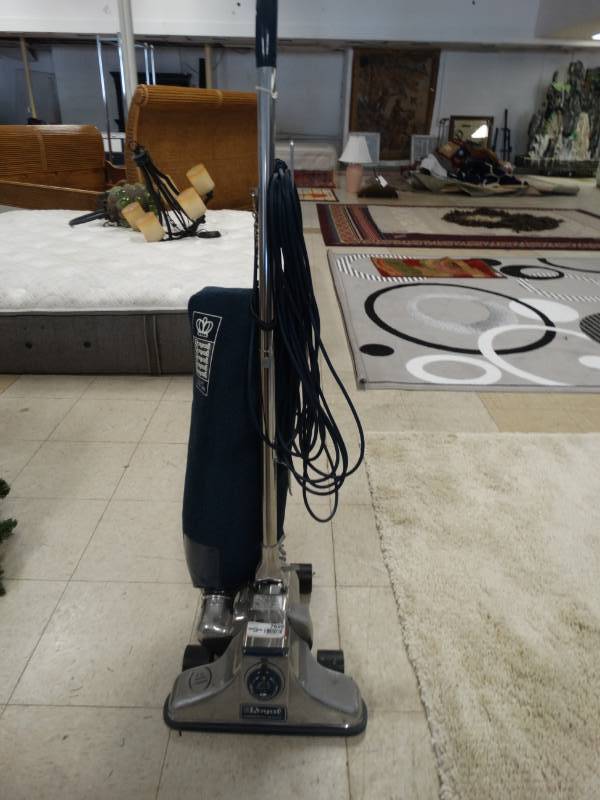 lot 7698 image: Royal vacuum cleaner