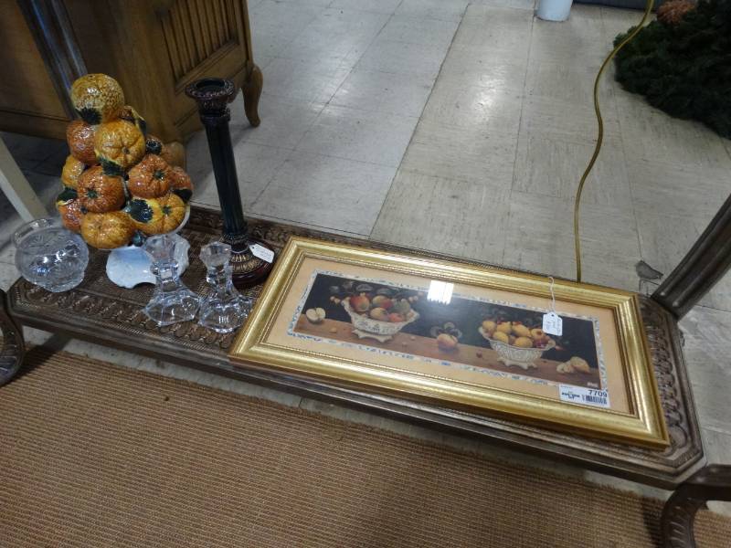 lot 7709 image: Lot of home decor
