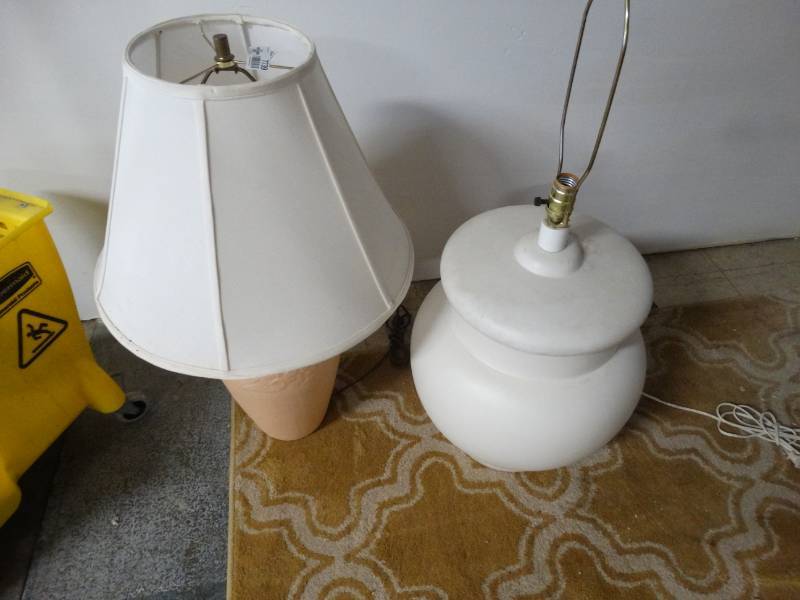 lot 7739 image: 2 lamps