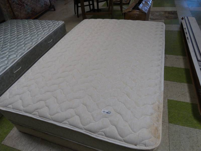 lot 7745 image: Full size mattress & boxspring set