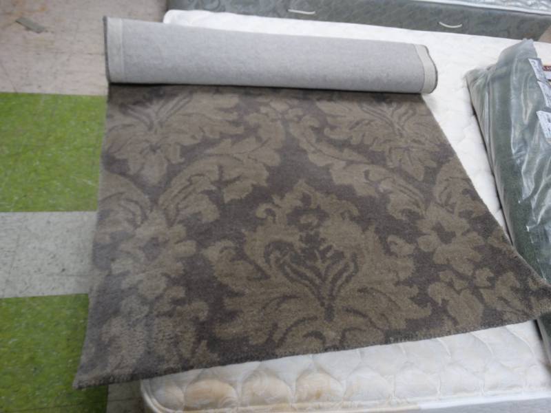 lot 7753 image: New 100% Wool Pile Beige Rug