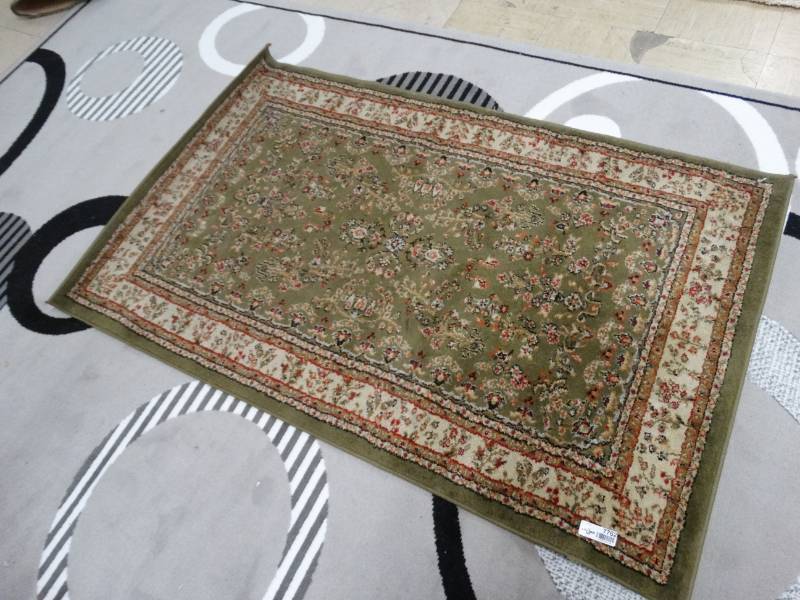 lot 7762 image: Small Green Entryway  Rug