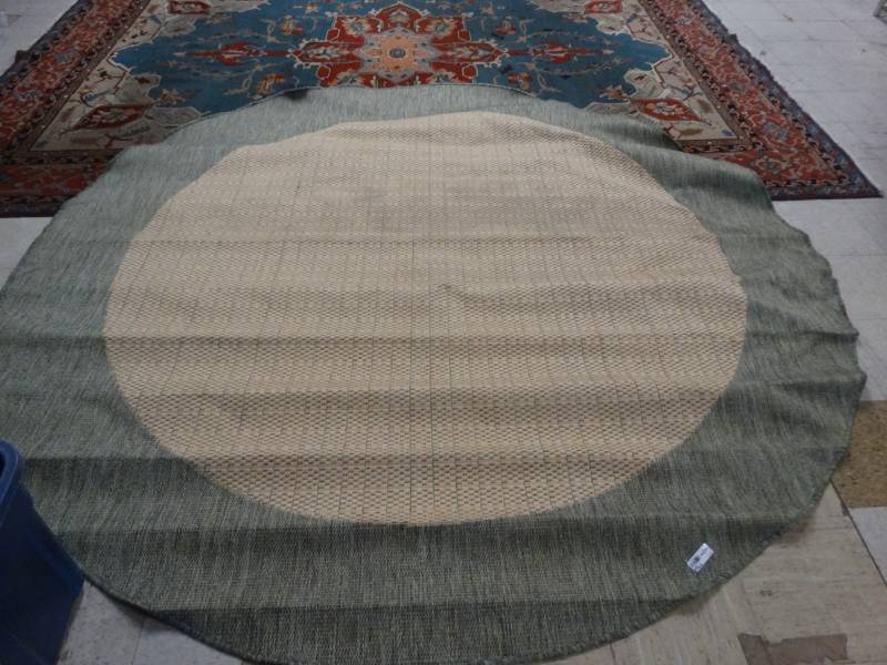 lot 7764 image: Round Black Rug