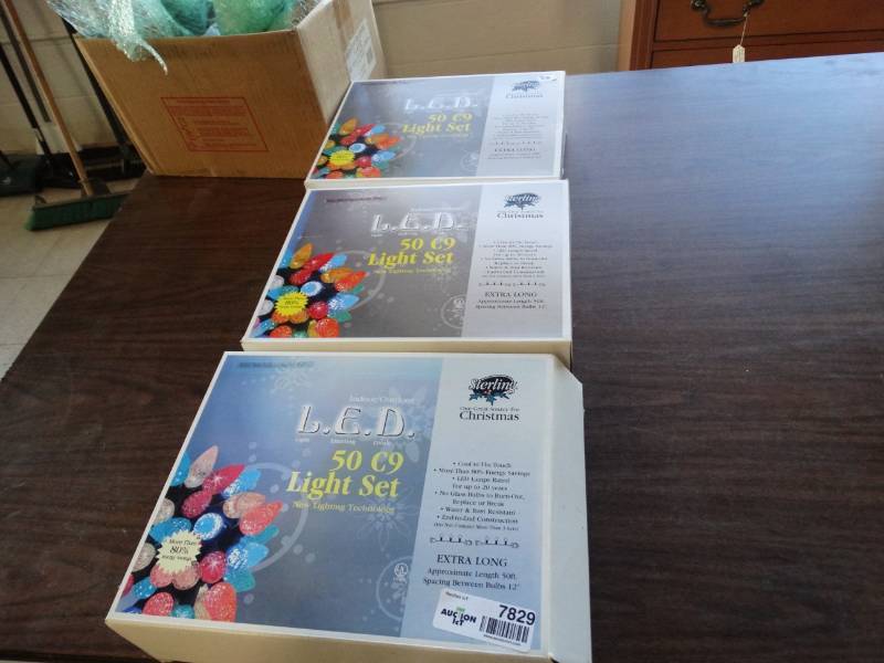 lot 7829 image: 3 Boxes of LED Christmas Lights