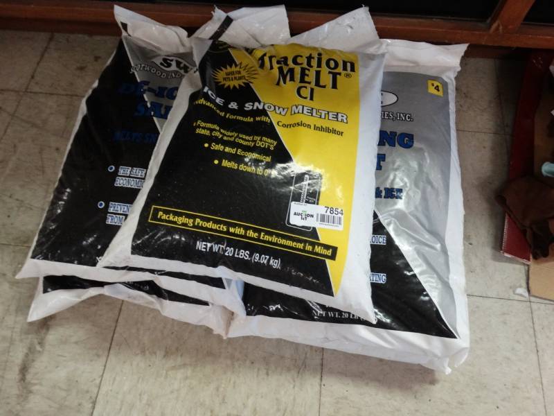 lot 7854 image: 5 , 20LBS of Rock Salt