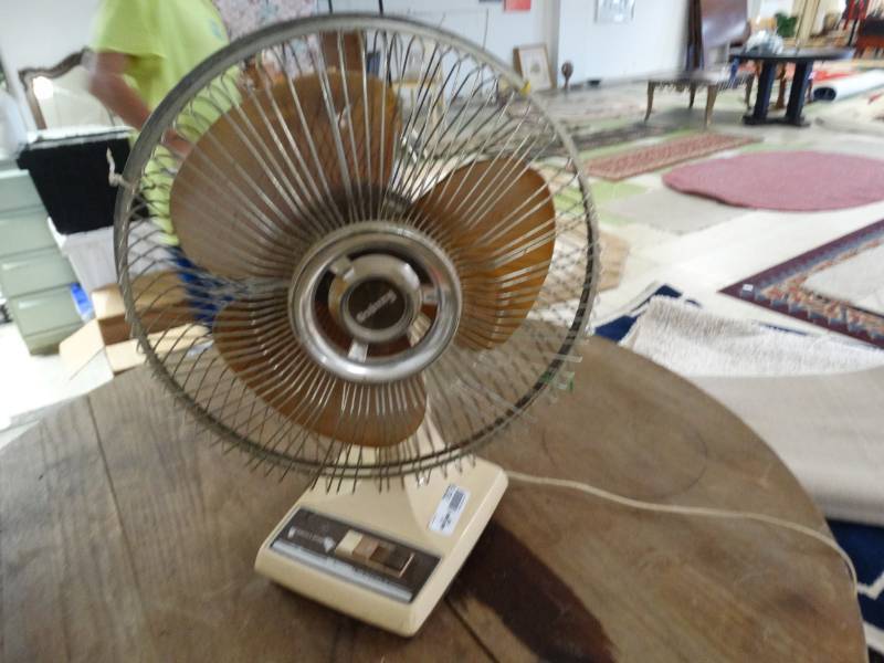 lot 7876 image: Table fan