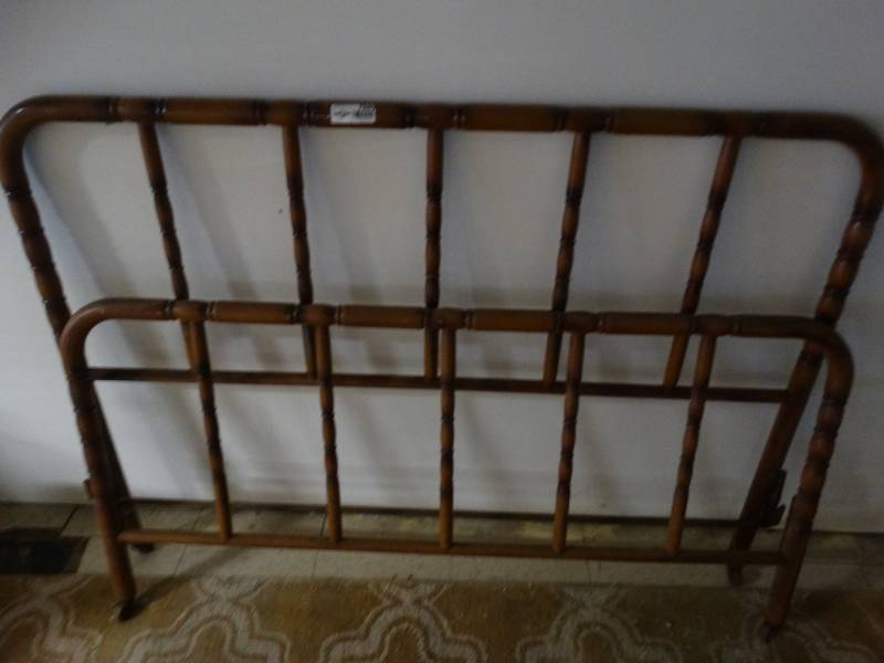 lot 7880 image: Full Sized Head and Foot Board