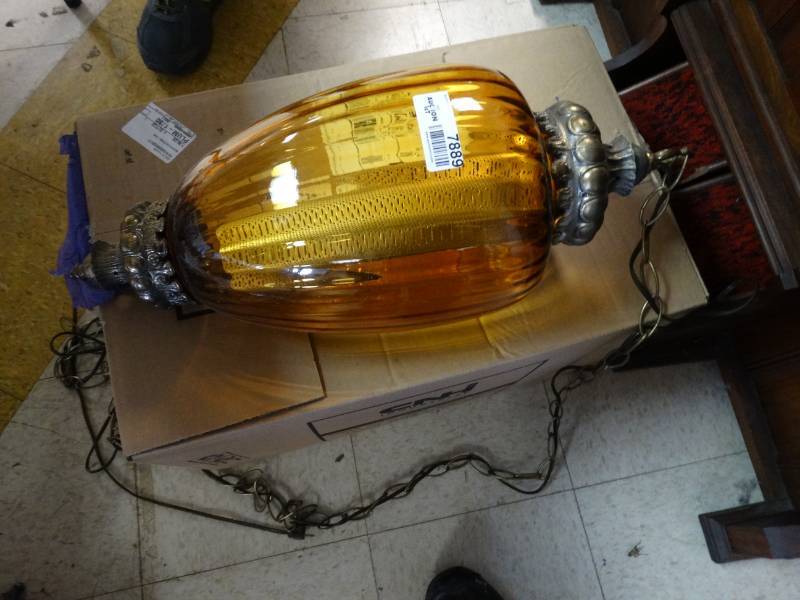 lot 7889 image: Vintage hanging lamp w chain