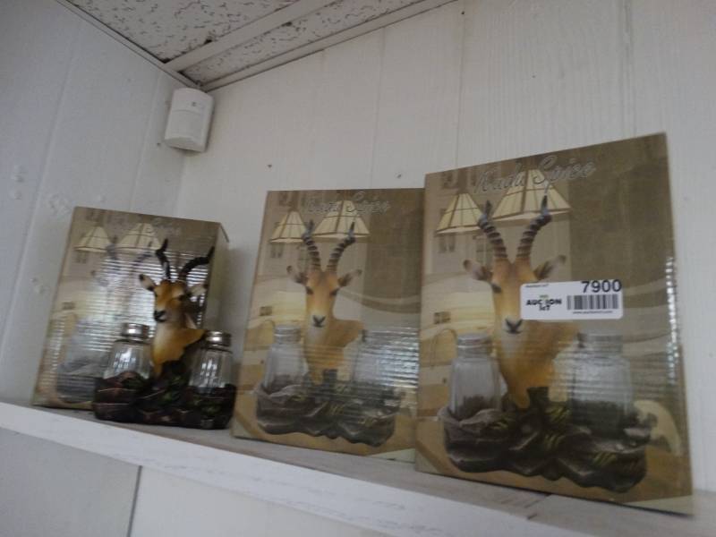 lot 7900 image: 3 new Kudu spice sets in boxes