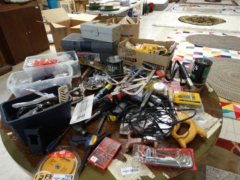 lot 7905 image: HUGE lot of various hand tools- saws electric drill more