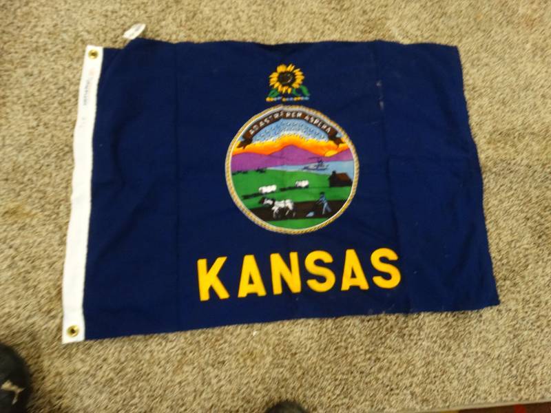 lot 7928 image: 2 x 3 KANSAS flag