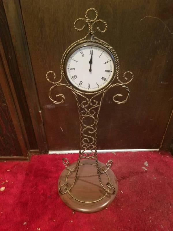 lot 16023 image: Clock in Filigree Metal Stand