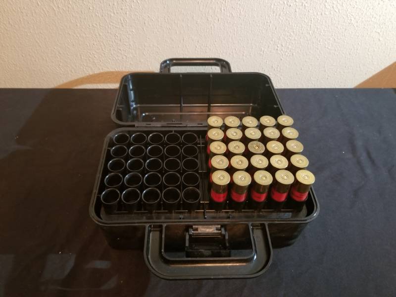 lot 16047 image: Case Gard 100 Shot Gun Ammo Box