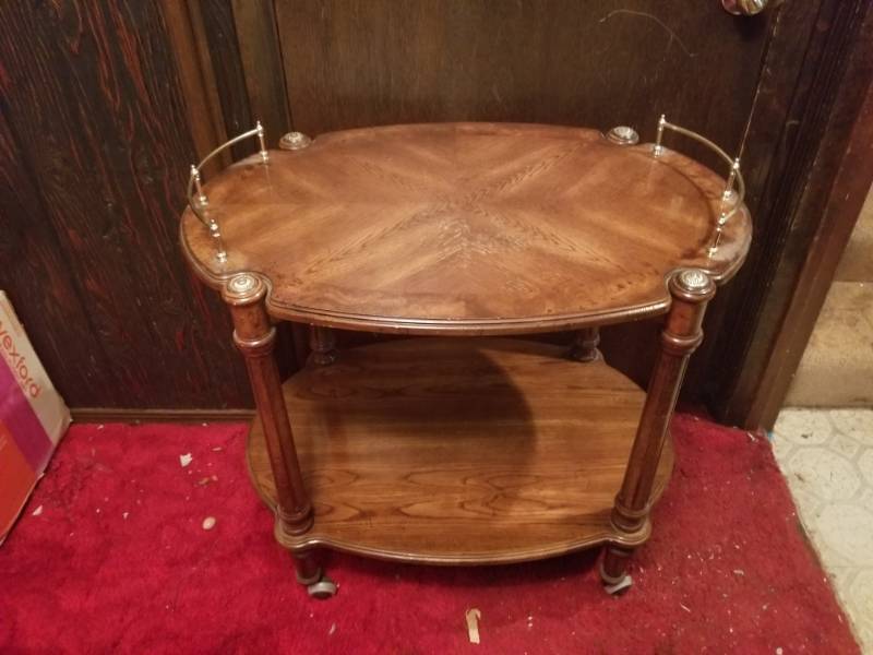 lot 16075 image: Oval shaped Wood inlaid Side Table
