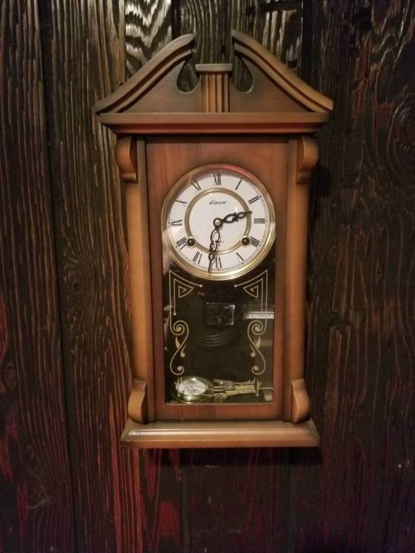 lot 16017 image: Alaron 31 Day Pendulum Clock
