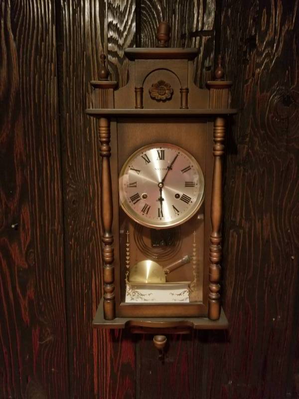 lot 16018 image: Necor 31 Day Pendulum Clock
