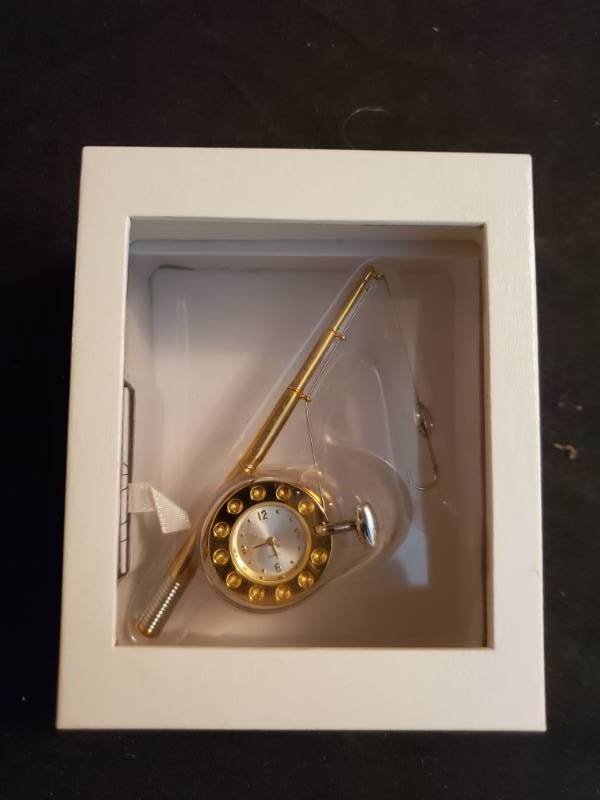 lot 16087 image: Fishing Pole Gold Color Clock