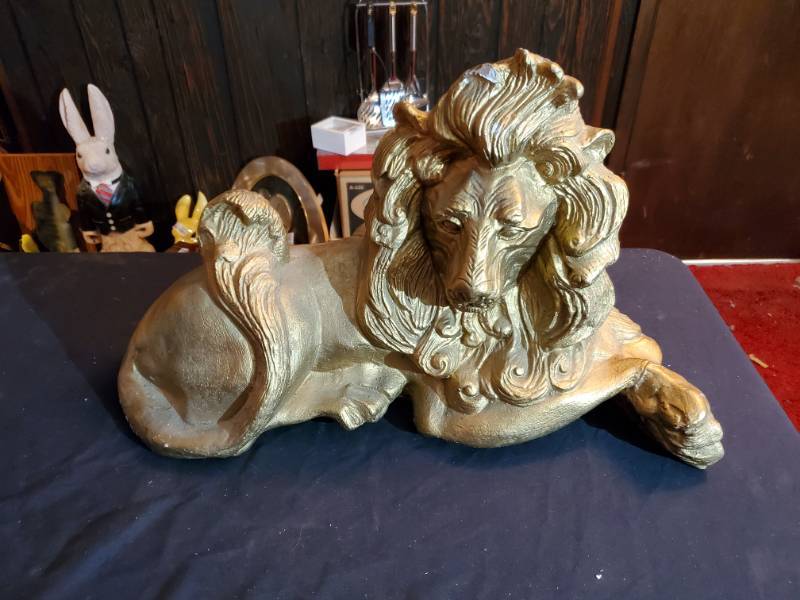 lot 16091 image: Gold Color Lion Statue