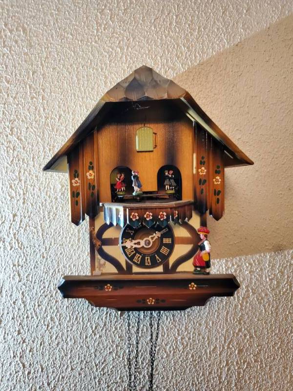 lot 16094 image: Swiss House Cuckoo Clock w Weights
