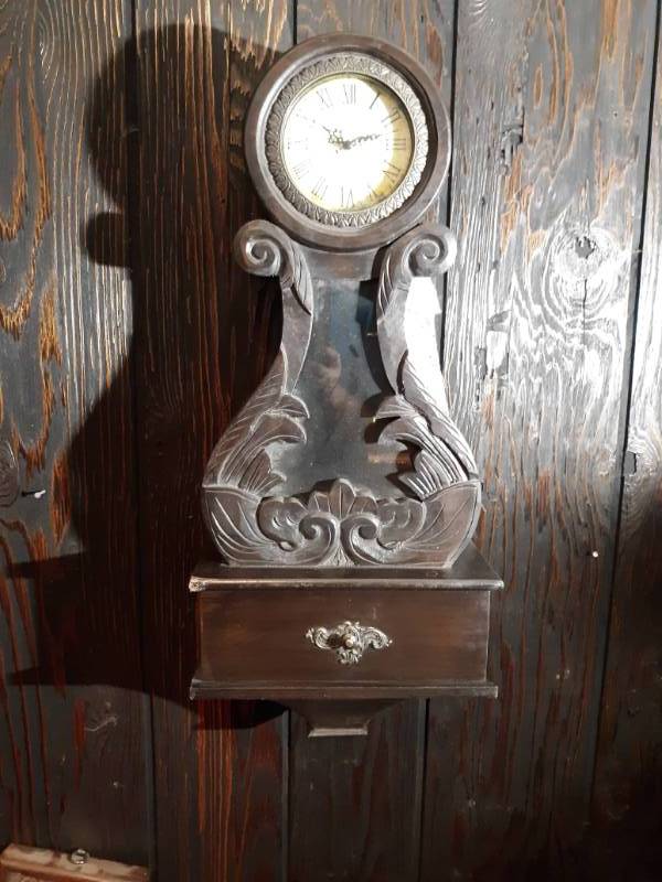 lot 16116 image: Vintage Carved Wood Banjo Wall Clock Wind Up  w Drawer
