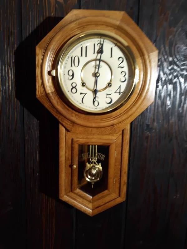 lot 16105 image: D&A Regulator Pendulum Clock in Wood Case