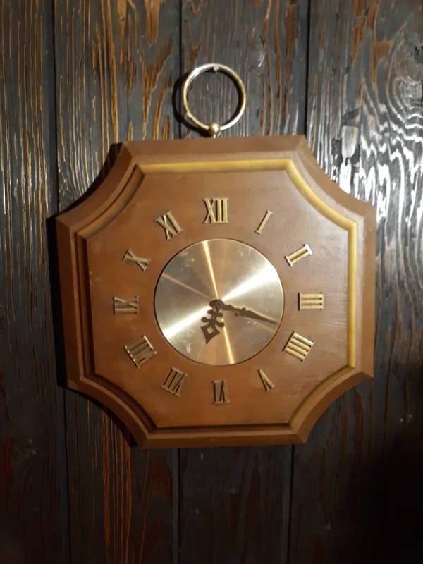 lot 16146 image: Wall Hanging Clock Gold Accents