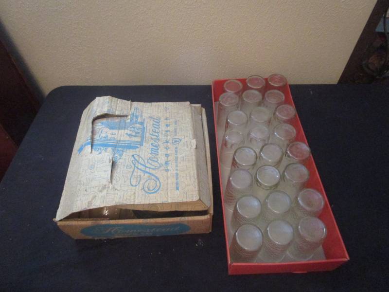 lot 16120 image: Homestead Snack Set  and Drinking Glasses Lot