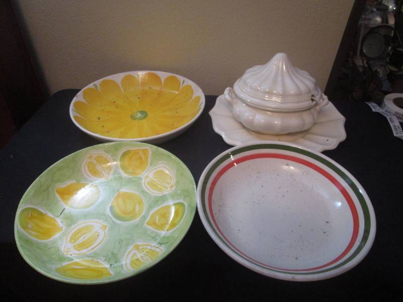 lot 16121 image: Soup Toureen and 3 Pasta Bowls