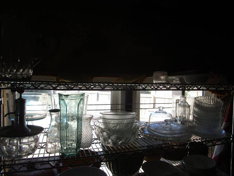 lot 16174 image: Glassware on shelf
