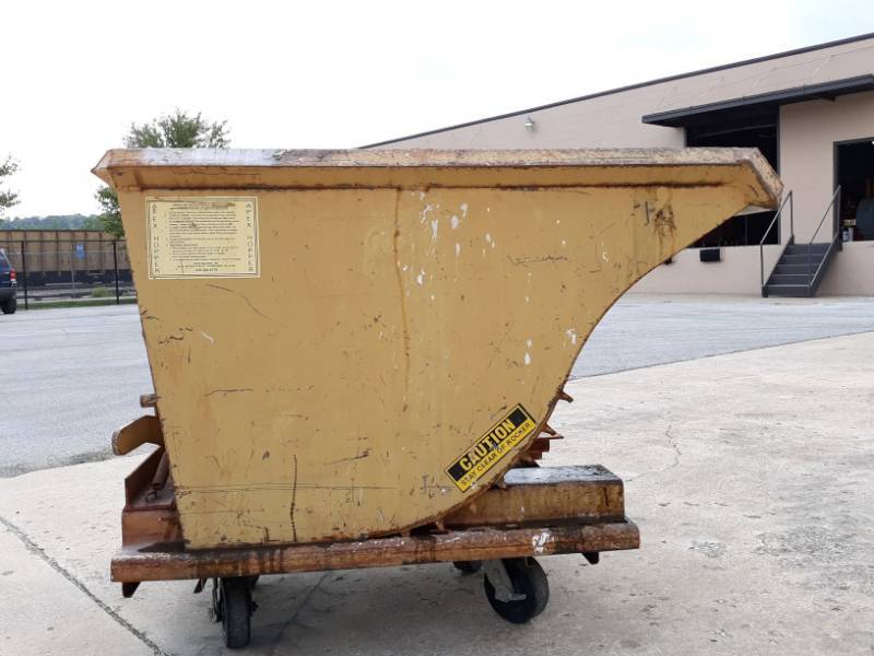 lot 9752 image: Self Dumping Lift Truck Hopper