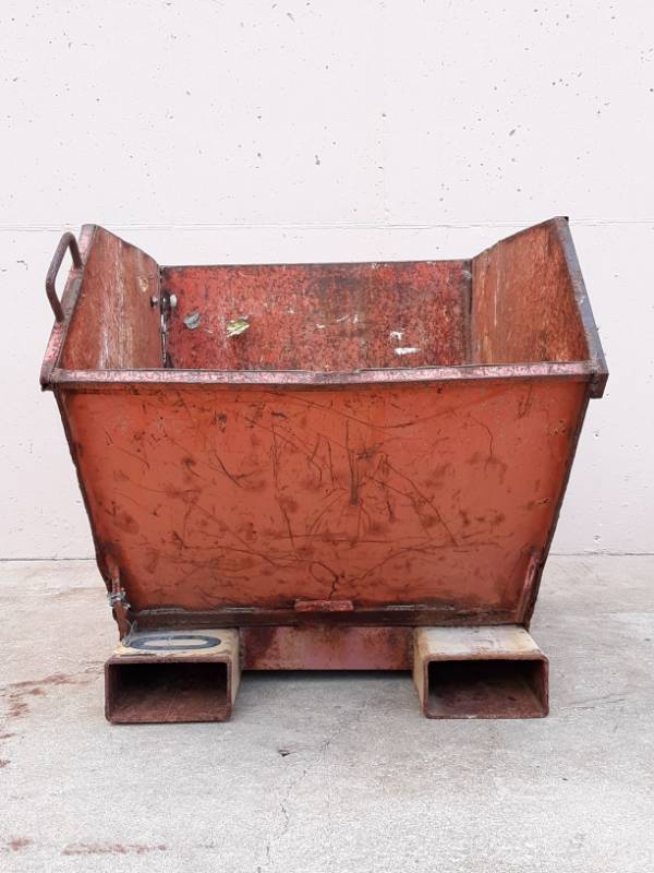 lot 9753 image: Lift Truck Carrier