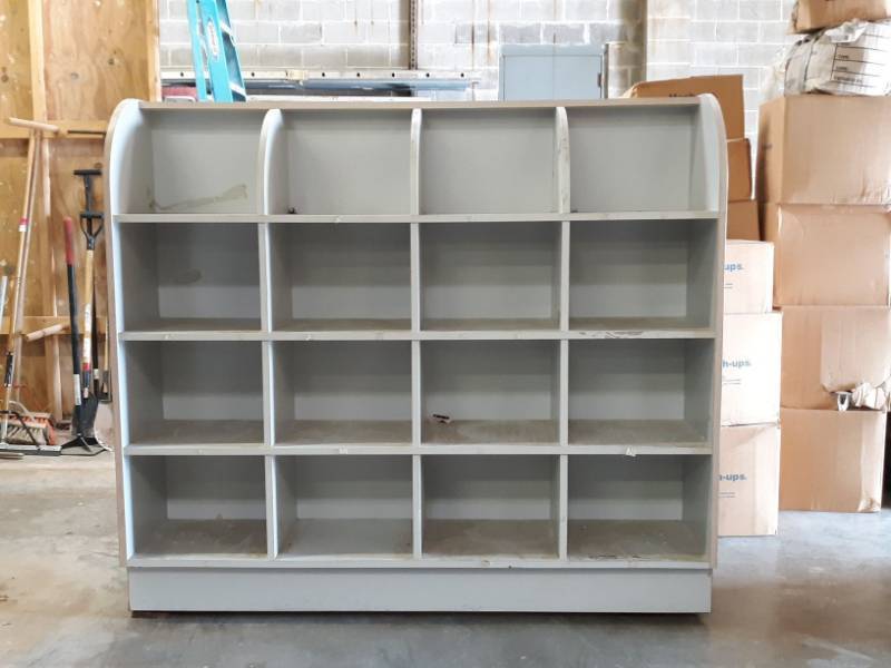 lot 5390 image: Rolling Display Cart