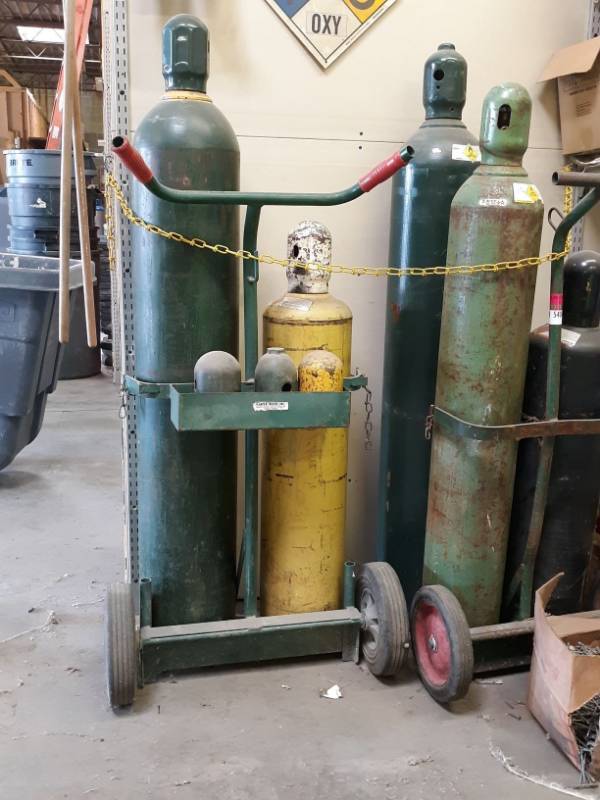 lot 5403 image: Cylinder Cart With Two Tanks