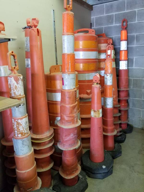 lot 5422 image: Large Lot Of Safety Cones