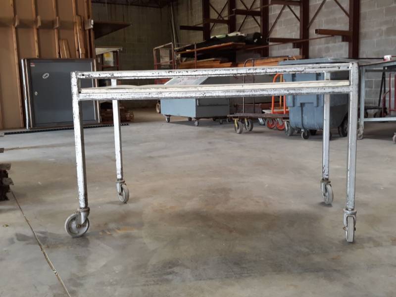 lot 5429 image: Rolling Cart