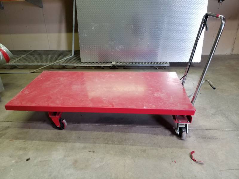 lot 5462 image: 5Ft Lift Table
