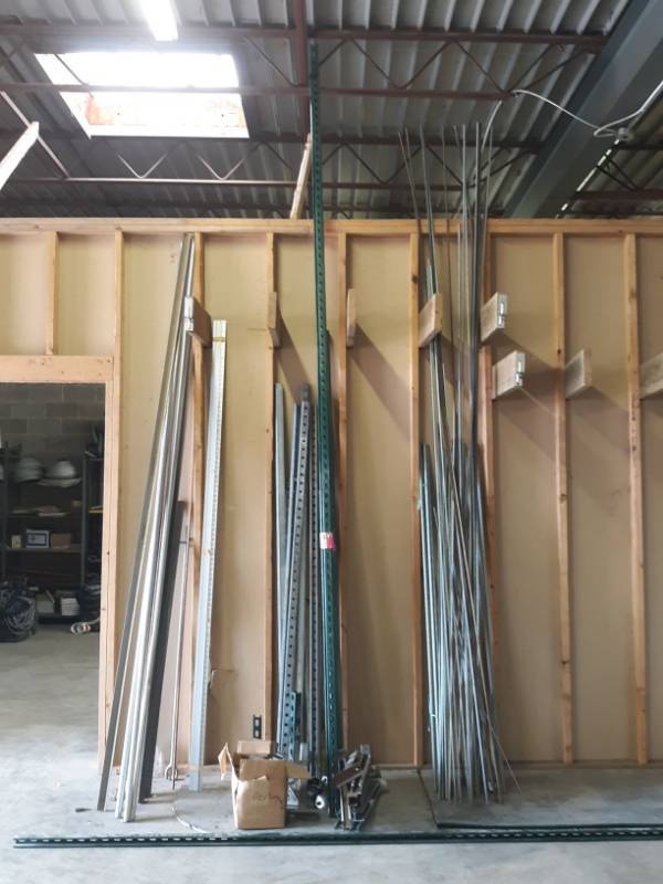 lot 5473 image: Rebarb And Assort Shelving Materials And More